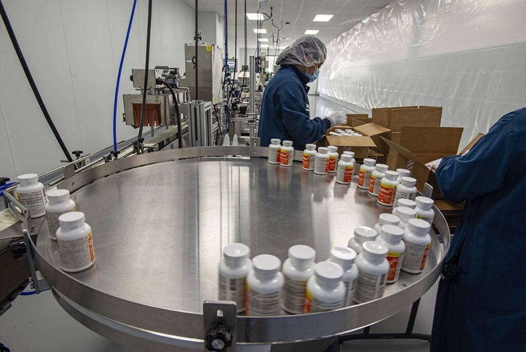 The Top Features to Look for in Pharma Bottles | by MAK Pharma USA | Jun, 2025 | Medium